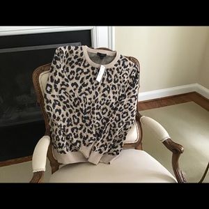 Merino wool crewneck sweatshirt in leopard